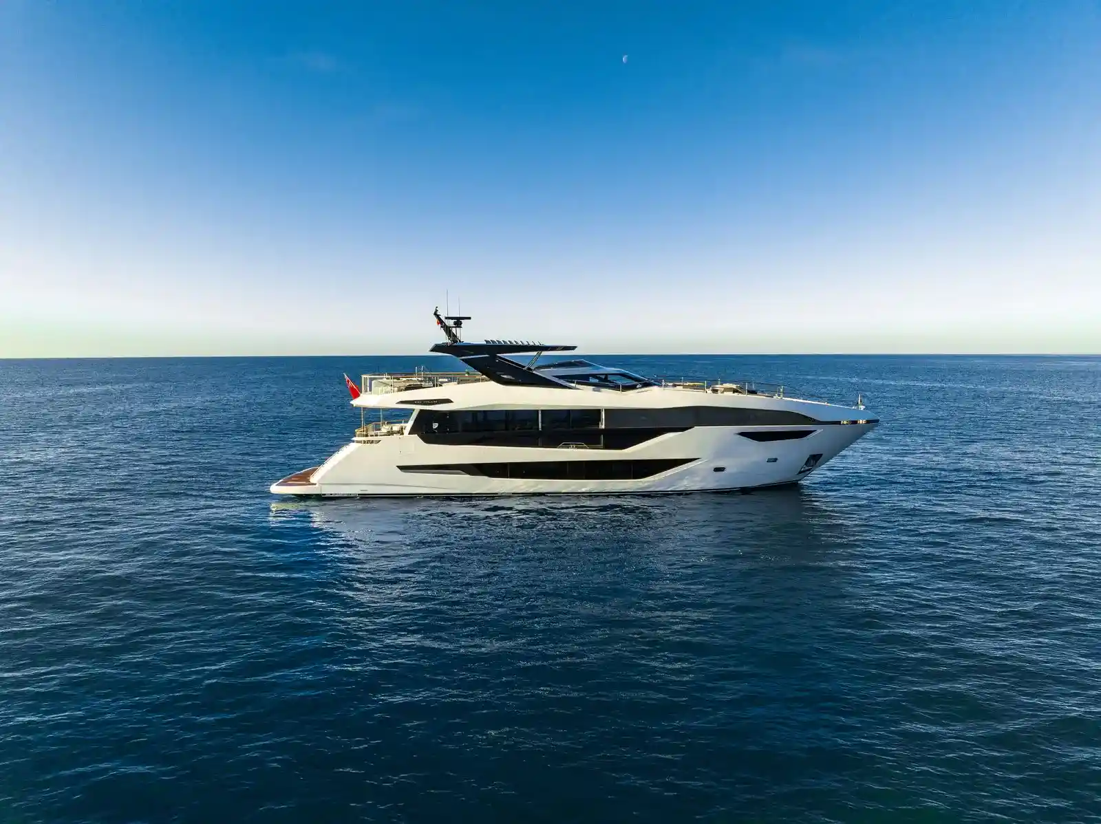 Motoryacht auf der Ostsee bei Kühlungsborn